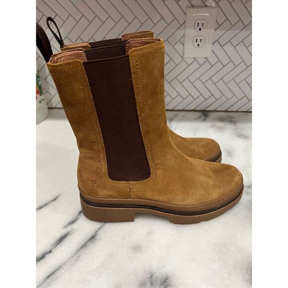 Frye Women CHLOE CHELSEA TAN BOOTIE Size 9